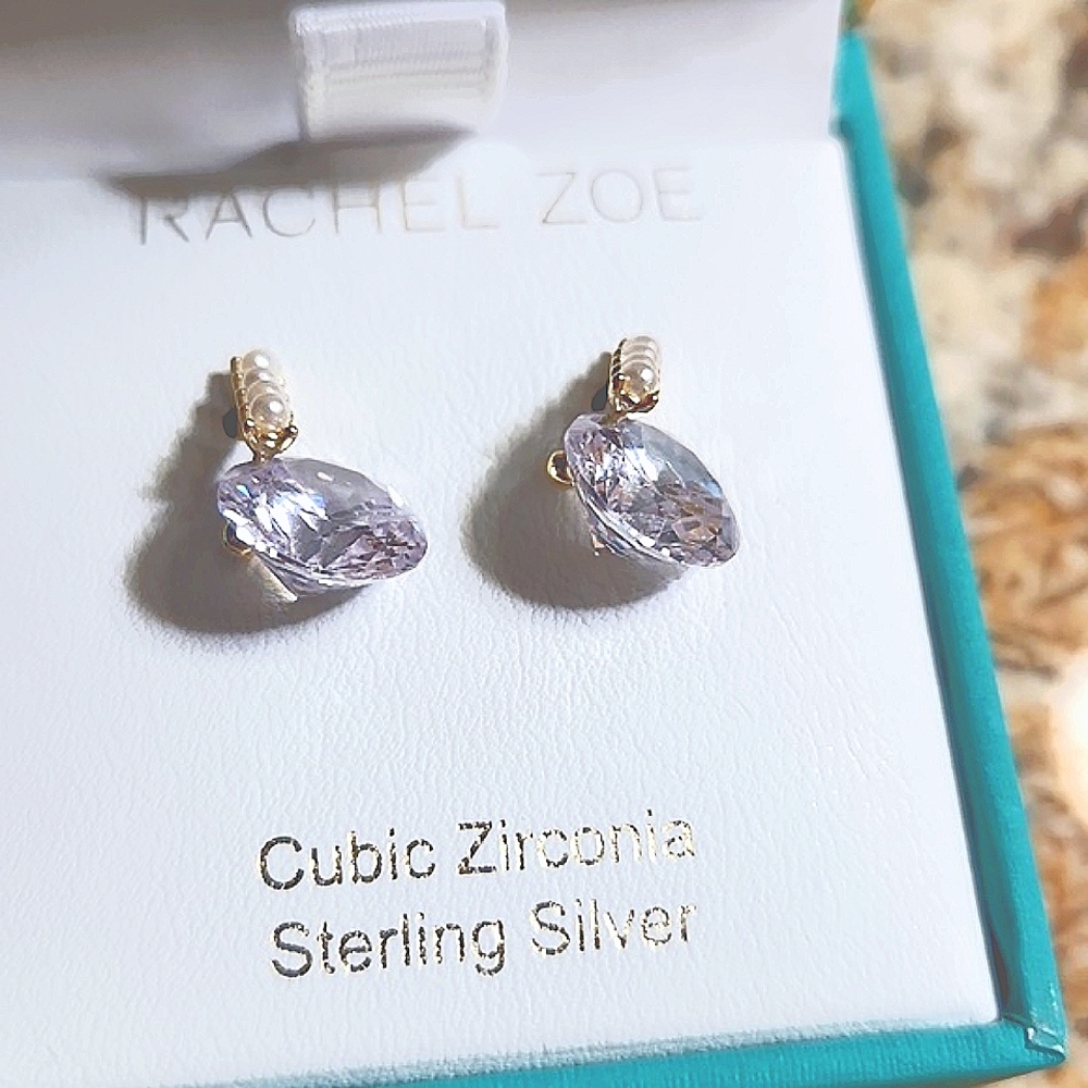 Cubic zirconia & Pearl's earrings